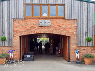 DS110422-130 - Dan Skelton Stable Visit